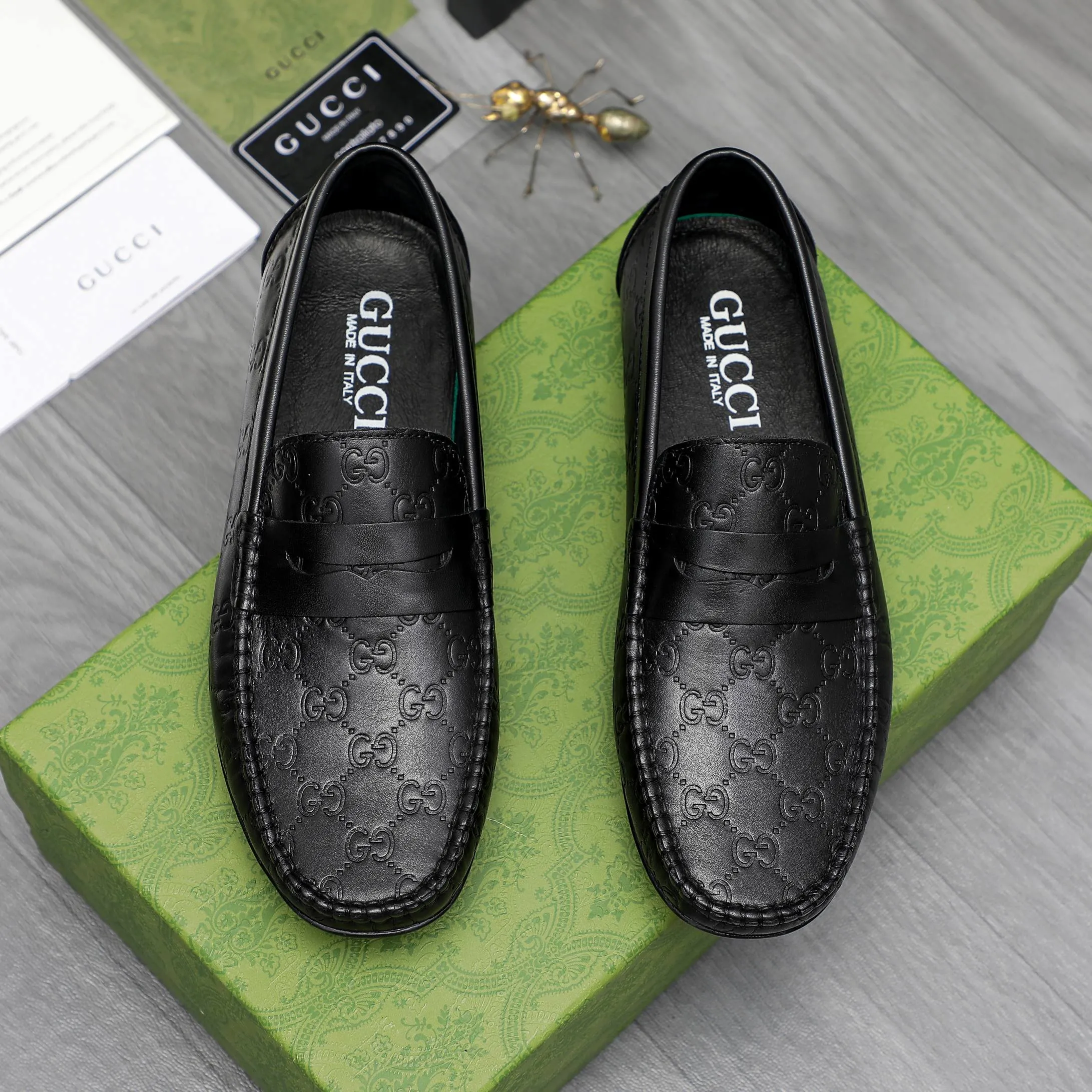 Men's shoes 💰380 Product trademark: GUCCI "Gucci" casual slip-on beanie shoes Regular size: 38-45 (45 is custom-made and non-returnable) Product materials: Selected high-quality embossed cowhide upper, pigskin lining, beanie outsole